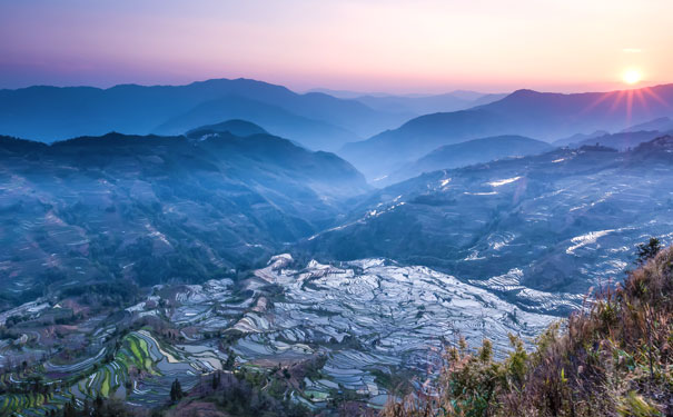 红河弥勒旅游景点大全